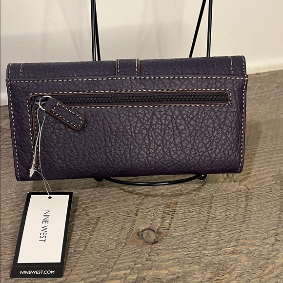NWT - NINE WEST CHECKBOOK WALLET Colorado SLG - Plum - Picture 3 of 9
